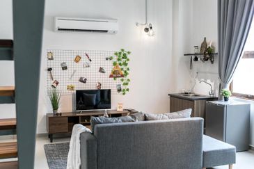 TRX shot walk to mrt lrt mall Freehold fully furnish