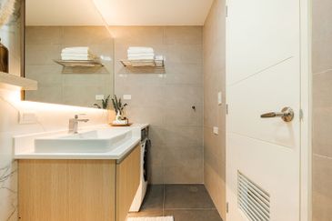 walk distance to mrt lrt 0% dozn payment full furnished