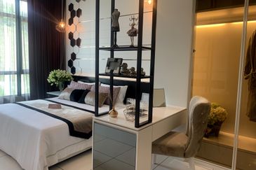 [NEW FREEHOLD 5G CONDO] 3Room 900Sqft 2 Carpark | 0% DownPayment & Fully Furnished