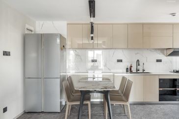 [NEW FREEHOLD 5G CONDO] 3Room 900Sqft 2 Carpark | 0% DownPayment & Fully Furnished