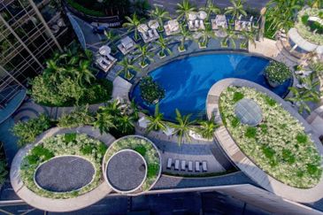 [NEW FREEHOLD 5G CONDO] 3Room 900Sqft 2 Carpark | 0% DownPayment & Fully Furnished