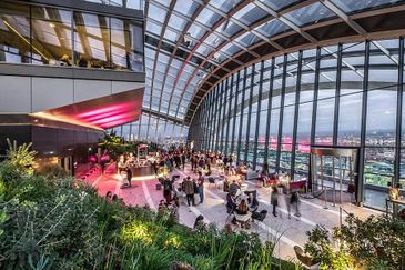 [NEW FREEHOLD 5G CONDO] 3Room 900Sqft 2 Carpark | 0% DownPayment & Fully Furnished