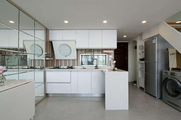 [NEW FREEHOLD 5G CONDO] 3Room 900Sqft 2 Carpark | 0% DownPayment & Fully Furnished