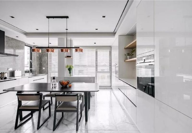 Prime Location. Walking distance to shopping mall and lrt station