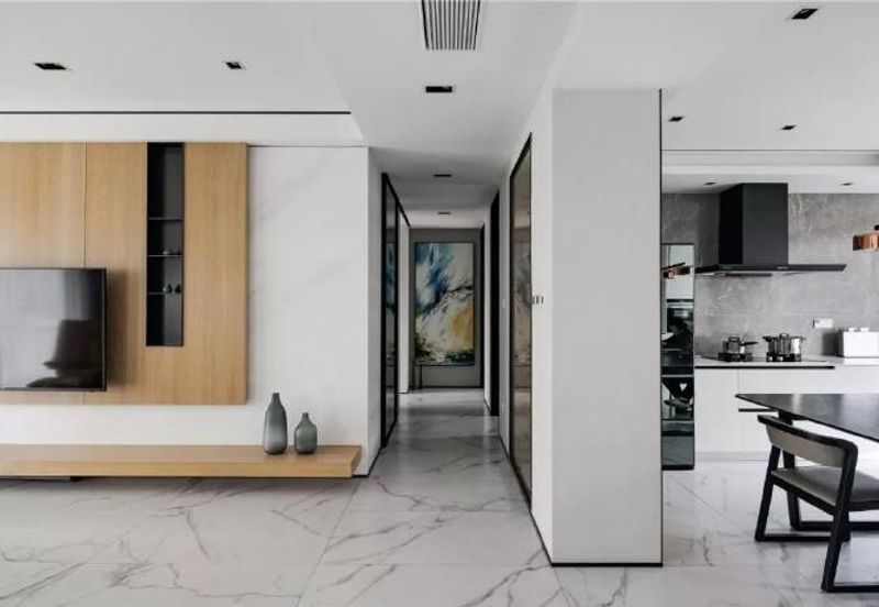 Prime Location. Walking distance to shopping mall and lrt station