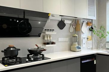 5min to sungai long mahkota cheras ready unit near mrt aeon mall