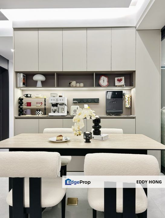 2 rooms new luxury condo 5 mins to MRT, Kuala Lumpur, Sungai Besi