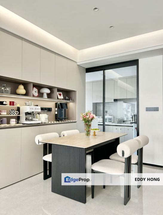 2 rooms new luxury condo 5 mins to MRT, Kuala Lumpur, Sungai Besi