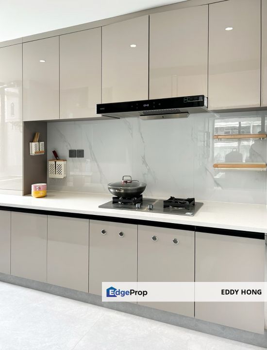 2 rooms new luxury condo 5 mins to MRT, Kuala Lumpur, Sungai Besi