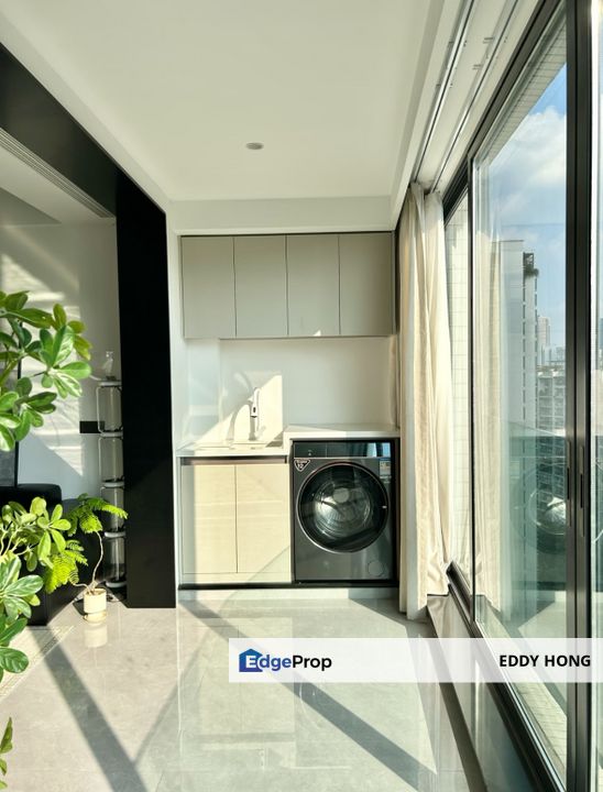 2 rooms new luxury condo 5 mins to MRT, Kuala Lumpur, Sungai Besi