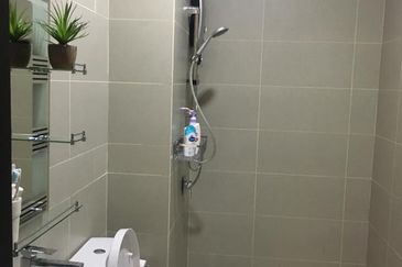 16 Quartz Melawati Condominium