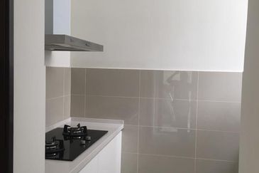 16 Quartz Melawati Condominium