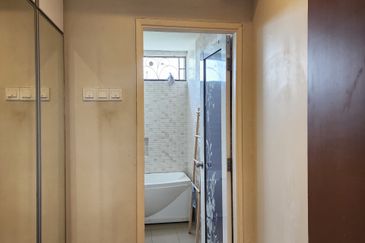 SS3 Double Storey Extended and Improved Semi Detached House