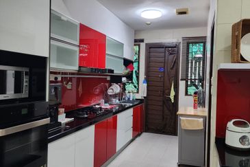 Bukit Jelutong 2 storey superlink house for sale