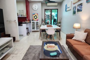 Bukit Jelutong 2 storey superlink house for sale