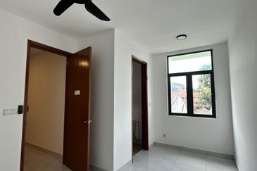 4 storey superlink for sale