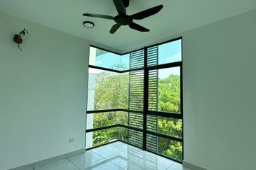 4 storey superlink for sale