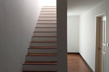 Stunning 2.5-Storey Link Intermediate Home in Taman Melawati