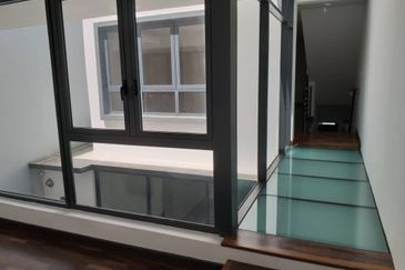 Stunning 2.5-Storey Link Intermediate Home in Taman Melawati