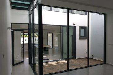 Stunning 2.5-Storey Link Intermediate Home in Taman Melawati