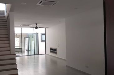 Stunning 2.5-Storey Link Intermediate Home in Taman Melawati