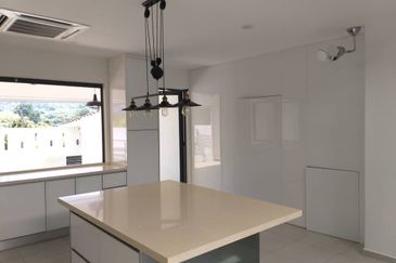 Stunning 2.5-Storey Link Intermediate Home in Taman Melawati