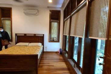 Glenmarie Cove Residence