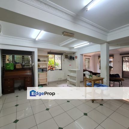 Charming bungalow in Jalan Damansara, Kuala Lumpur, Damansara Heights