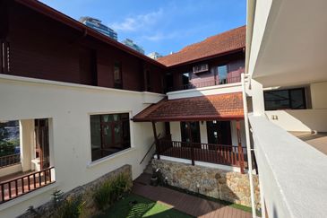 Sri Bukit Persekutuan