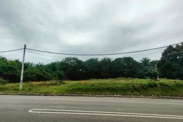 Kuala sawah - seremban main road land 