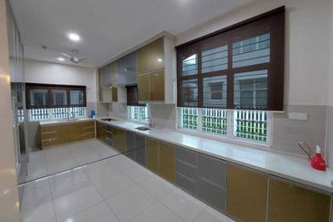 MYDiva, Perdana Lakeview East