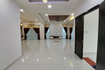 MYDiva, Perdana Lakeview East