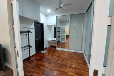 MYDiva, Perdana Lakeview East