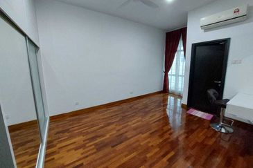 MYDiva, Perdana Lakeview East