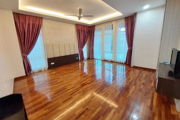 MYDiva, Perdana Lakeview East