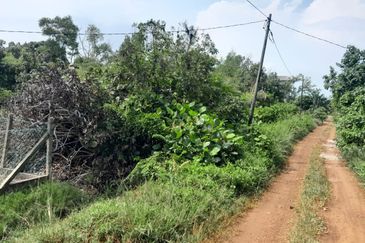 Banglo Lot at Pantai Bagan Lalang, Sepang near Sepang Goldcoast Resort
