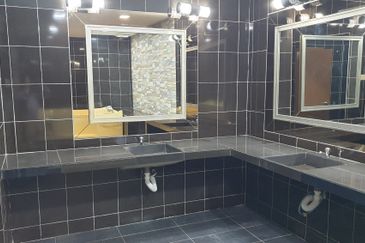 Jalan Putra Permai 10/1 Q