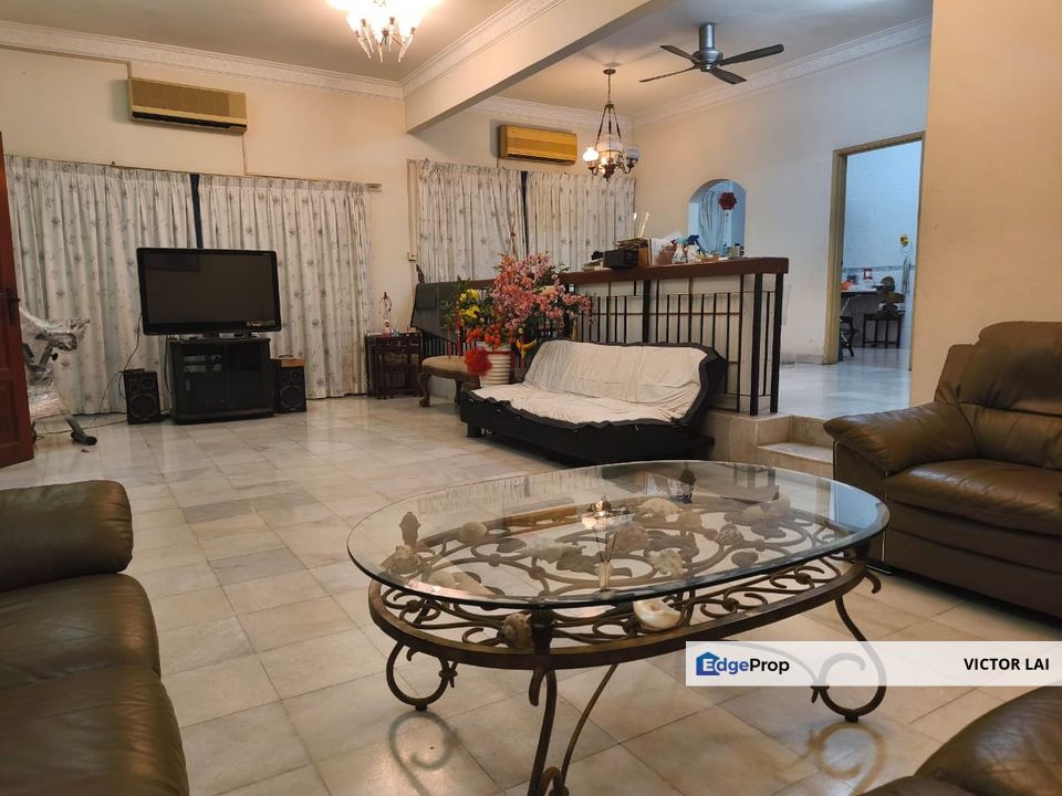 Large Corner House in a Serene and Green Environment, Selangor, Shah Alam