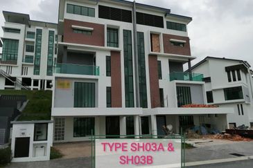 KINGLEYS HILL Semi D at PUTRA HEIGHT