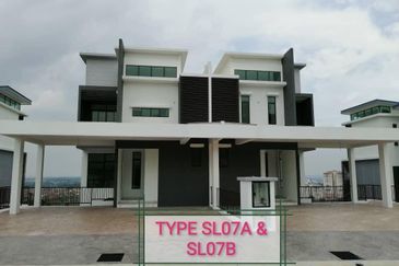 KINGLEYS HILL Semi D at PUTRA HEIGHT