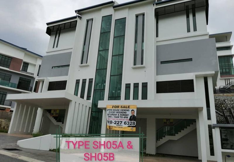 KINGLEYS HILL Semi D at PUTRA HEIGHT