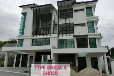 KINGLEYS HILL Semi D at PUTRA HEIGHT