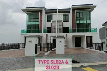 KINGLEYS HILL Semi D at PUTRA HEIGHT