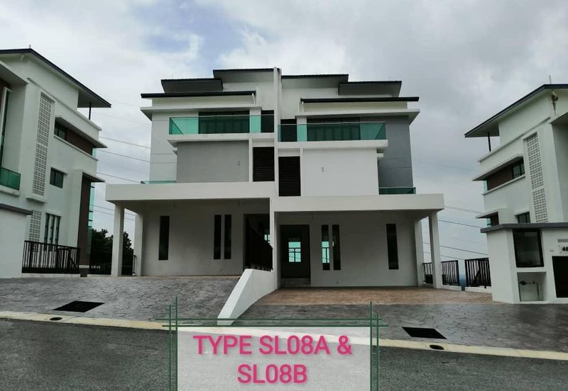 KINGLEYS HILL Semi D at PUTRA HEIGHT