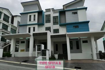 KINGLEYS HILL Semi D at PUTRA HEIGHT