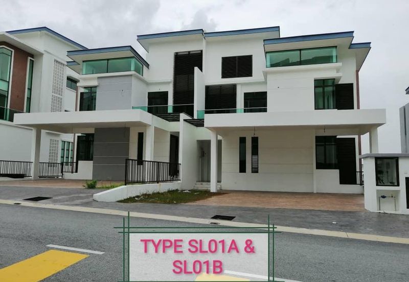 KINGLEYS HILL Semi D at PUTRA HEIGHT