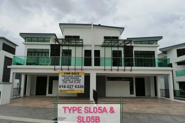 KINGLEYS HILL Semi D at PUTRA HEIGHT