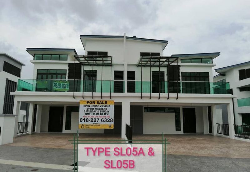 KINGLEYS HILL Semi D at PUTRA HEIGHT