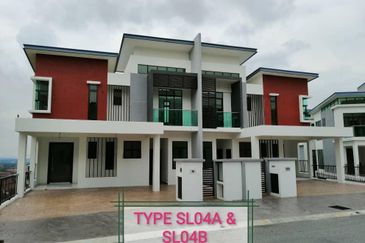 KINGLEYS HILL Semi D at PUTRA HEIGHT