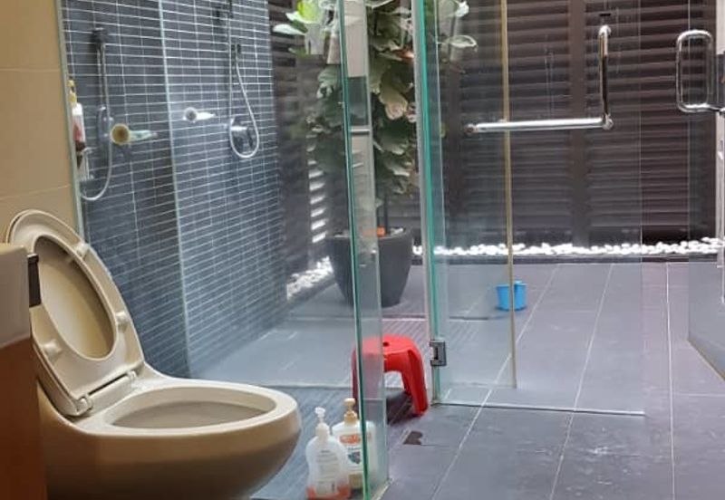 Subang Height East 3 storey Bungalow